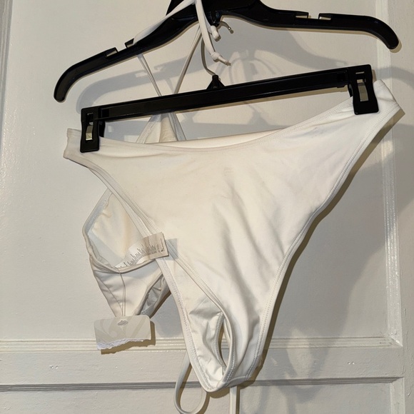 Fabletics Cutout One-Piece white Swimsuit NWT 1x - Picture 8 of 10